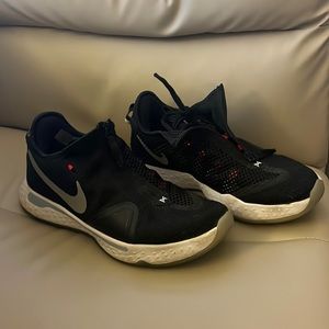 Nike PG 4. Performance basketball shoe.